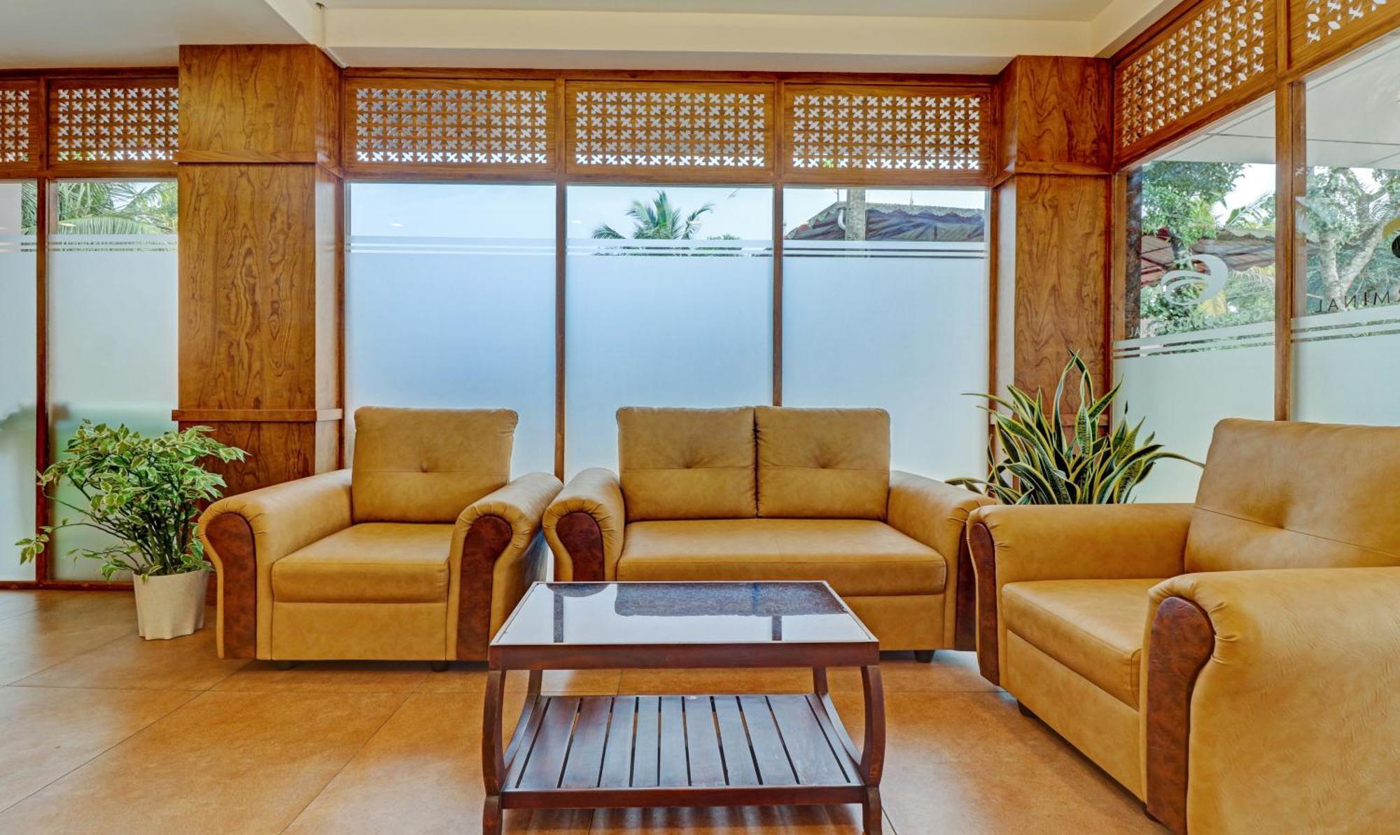 Treebo Golden Terminal, Kochi Airport Hotel Eksteriør billede