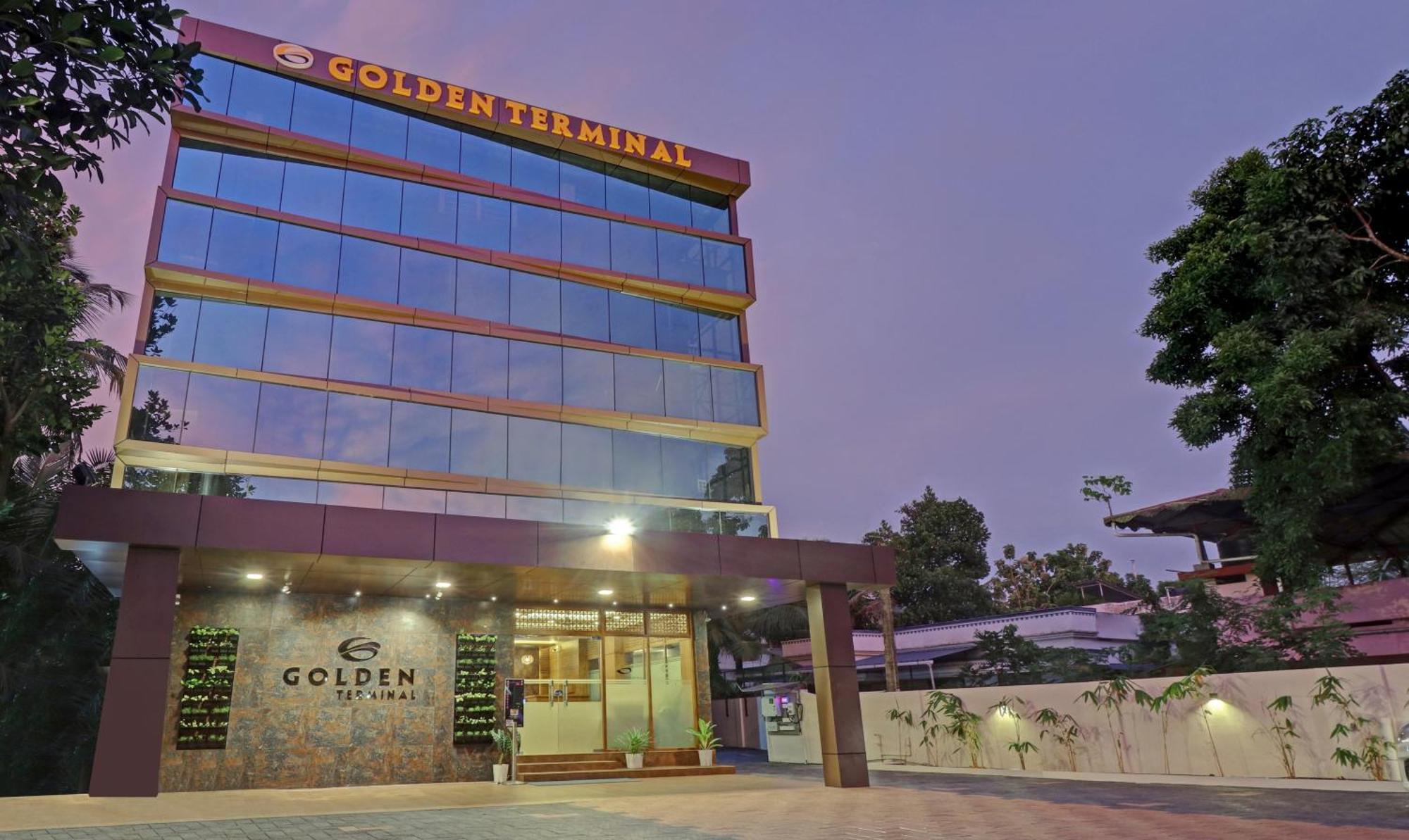 Treebo Golden Terminal, Kochi Airport Hotel Eksteriør billede